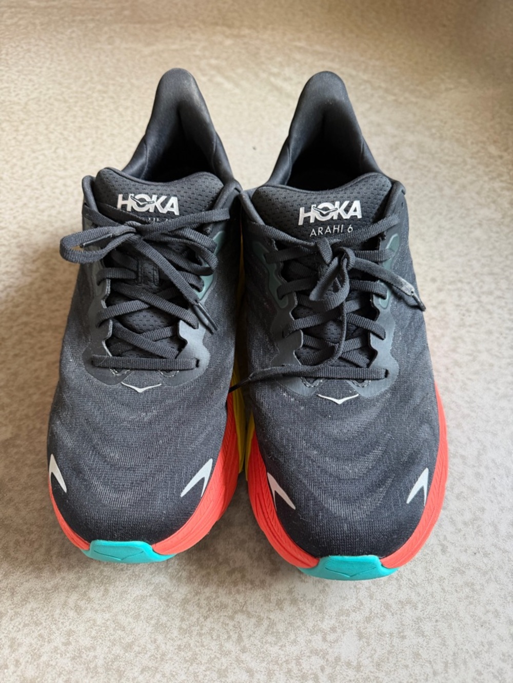 Hoka Arahi 6 Running Shoes - Black with Coral & Teal Accents